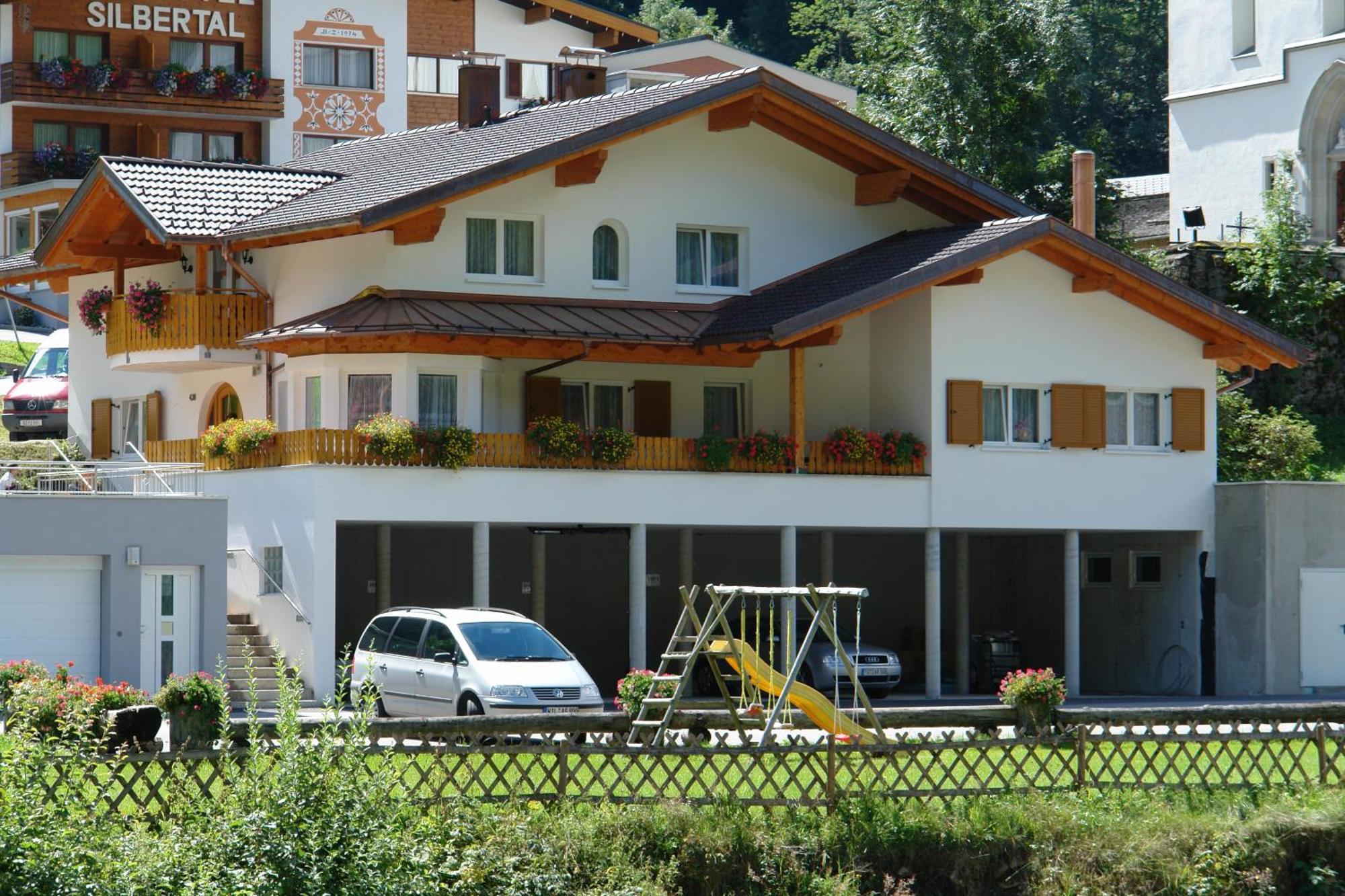 Haus Dagmar Apartment Silbertal Exterior foto