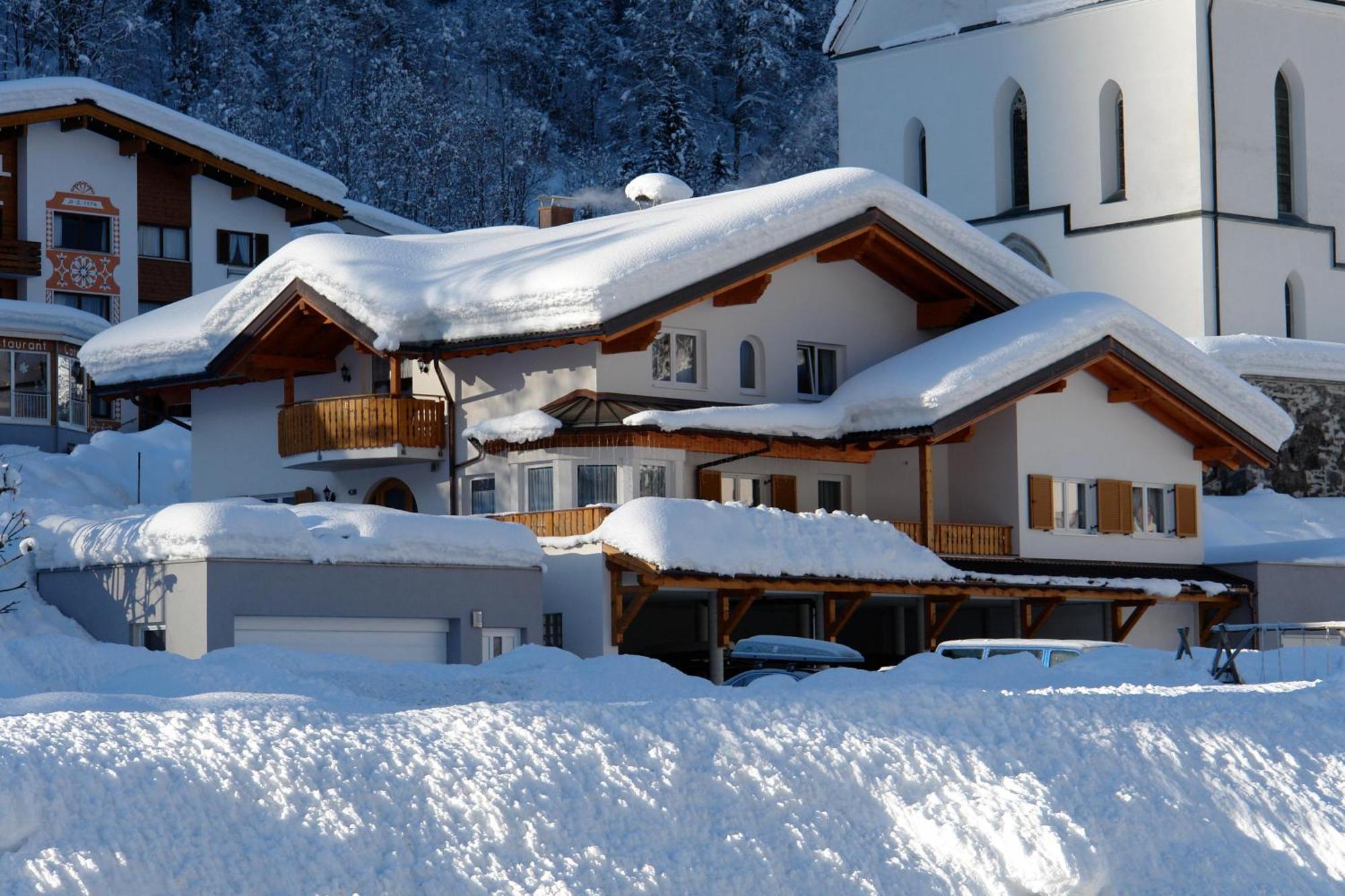 Haus Dagmar Apartment Silbertal Exterior foto