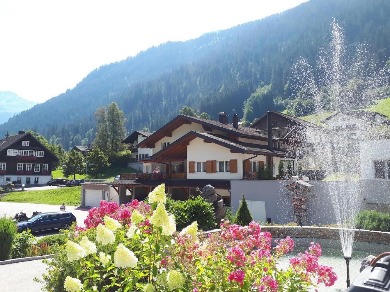 Haus Dagmar Apartment Silbertal Exterior foto